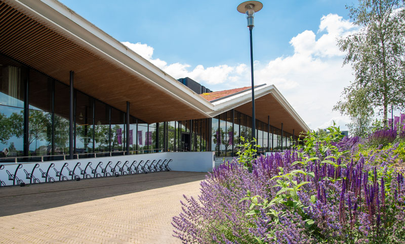 In verband met de verkiezingen vervalt de vrije inloopavond op woensdag 29 oktober. Onze balies zijn tijdens de gebruikelijke avondopenstelling dus gesloten.
